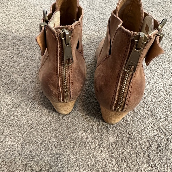 **Vionic Booties** - Picture 2 of 6